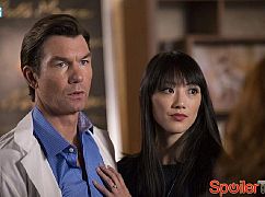 The Mysteries of Laura: 2x10 The Mysteries of Downward Spiral - zdjęcia promocyjne