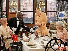 Dwie spłukane dziewczyny: 5x07 And The Coming Out Party - zdjęcia promocyjne