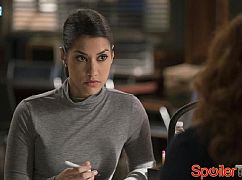 The Mysteries of Laura: 2x11 The Mystery of the Unwelcome Houseguest - zdjęcia promocyjne