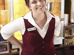 Recovery Road: 1x02 The Art of the Deal - zdjęcia promocyjne