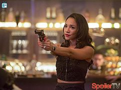 The Flash: 2x13 Welcome to Earth-2 - zdjęcia promocyjne