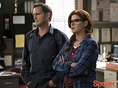 The Mysteries of Laura: 2x13 The Mystery of the Dark Heart - zdjęcia promocyjne