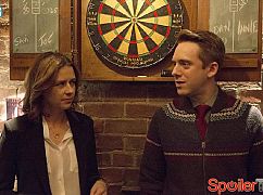 The Mysteries of Laura: 2x14 The Mystery of the Political Operation - zdjęcia promocyjne