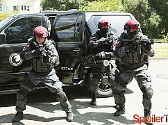 Colony: 1x07 Broussard - zdjęcia promocyjne