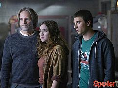 Bitten: 3x03 Right Behind You - zdjęcia promocyjne