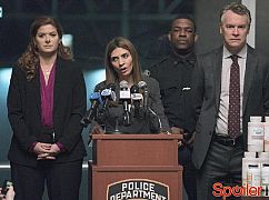 The Mysteries of Laura: 2x15 The Mystery of the Unknown Caller - zdjęcia promocyjne