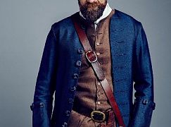 Zdjęcia promocyjne obsady 2 sezonu serialu Outlander