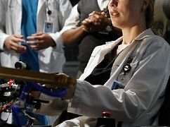 Heartbeat: 1x05 The Land of Normal - zdjęcia promocyjne