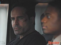 Wayward Pines: 2x01 Enemy Lines - zdjęcia promocyjne