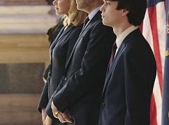 The Family: 1x12 What Took So Long - zdjęcia promocyjne