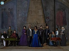 Zdjęcia promocyjne obsady 1 sezonu serialu Still Star-Crossed