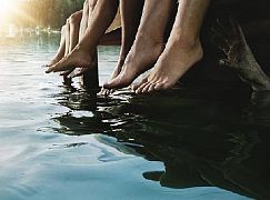 Plakaty promocyjne 1 sezonu serialu Dead of Summer