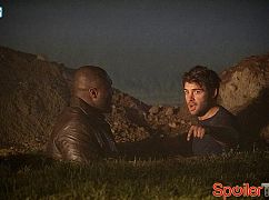 Zoo: 2x07 Jamie’s Got a Gun - zdjęcia promocyjne