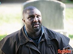 Zoo: 2x07 Jamie’s Got a Gun - zdjęcia promocyjne