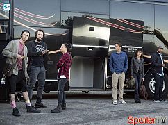 Roadies: 1x08 The All Night Bus Ride - zdjęcia promocyjne