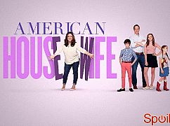 Plakaty promocyjne 1 sezonu serialu American Housewife