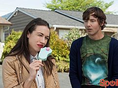 Zdjęcia promocyjne 1 sezonu serialu Haters Back Off