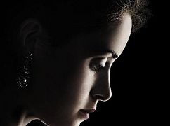 Plakaty promocyjne 1 sezonu serialu The Crown
