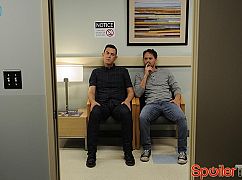 Life in Pieces: 3x01 Annulled Roommate Pill Shower - zdjęcia promocyjne