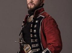 Zdjęcia promocyjne obsady 1 sezonu serialu Frontier