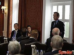 Designated Survivor: 1x06 The Interrogation - zdjęcia promocyjne