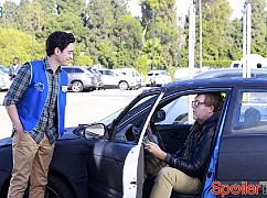 Superstore: 2x08 Seasonal Help - zdjęcia promocyjne