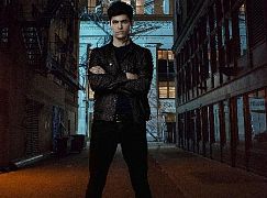 Zdjęcia promocyjne obsady 2 sezonu serialu Shadowhunters