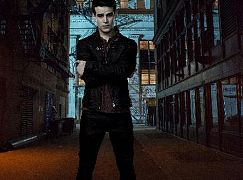 Zdjęcia promocyjne obsady 2 sezonu serialu Shadowhunters