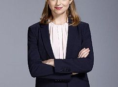 Zdjęcia promocyjne obsady 1 sezonu serialu Trial and Error