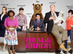 Plakaty promocyjne 1 sezonu serialu Trial & Error