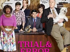 Plakaty promocyjne 1 sezonu serialu Trial & Error