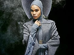 Zdjęcia promocyjne obsady 1 sezonu serialu Emerald City