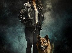 Zdjęcia promocyjne obsady 1 sezonu serialu Emerald City