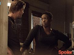 Colony: 2x02 Somewhere Out There - zdjęcia promocyjne