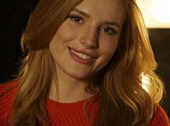 Zdjęcia promocyjne obsady 1 sezonu serialu Famous in Love