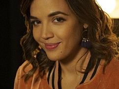 Zdjęcia promocyjne obsady 1 sezonu serialu Famous in Love