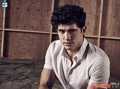 Zdjęcia promocyjne obsady 1 sezonu serialu Famous in Love