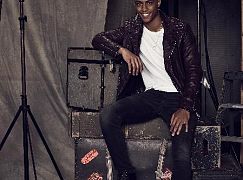 Zdjęcia promocyjne obsady 1 sezonu serialu Famous in Love