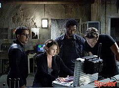 Colony: 2x05 Company Man - zdjęcia promocyjne