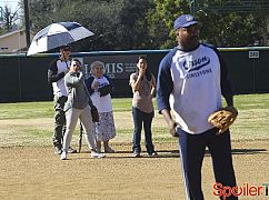 Pępek świata: 8x16 Swing and a Miss - zdjęcia promocyjne