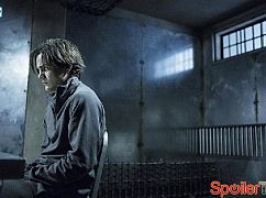 Colony: 2x08 Good Intentions - zdjęcia promocyjne