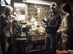 Colony: 2x08 Good Intentions - zdjęcia promocyjne