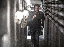Colony: 2x09 Tamam Shud - zdjęcia promocyjne