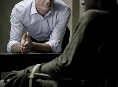 Colony: 2x09 Tamam Shud - zdjęcia promocyjne