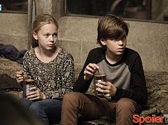 Colony: 2x09 Tamam Shud - zdjęcia promocyjne