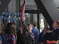 Powerless: 1x12 Van Of The Year - zdjęcia promocyjne