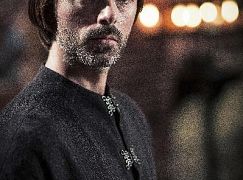 Zdjęcia promocyjne obsady 2 sezonu serialu The Last Kingdom
