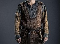Zdjęcia promocyjne obsady 2 sezonu serialu The Last Kingdom
