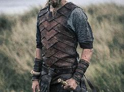 Zdjęcia promocyjne obsady 2 sezonu serialu The Last Kingdom