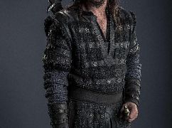 Zdjęcia promocyjne obsady 2 sezonu serialu The Last Kingdom